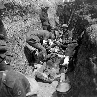 'World War One: tending of wounded in trenches'  https://wellcomecollection.org/works/dup6t9g4  Credit: Wellcome Collection. CC BY