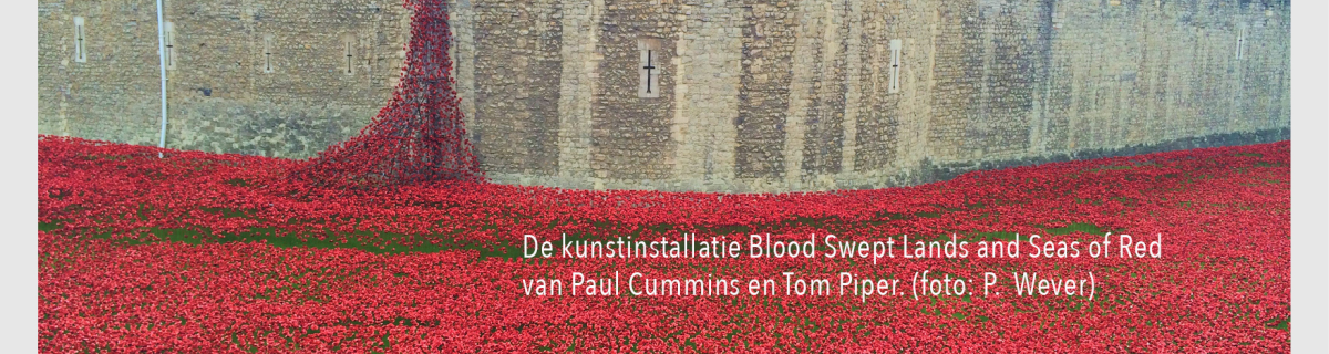 kunstinstallatie Blood Swept Lands and Seas of Red van Paul Cummins en Tom Piper. (foto: Peter C. Wever)